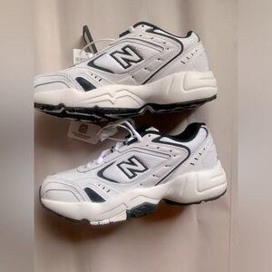 New Balance 452 crew kicks New!! Never worn size 6
